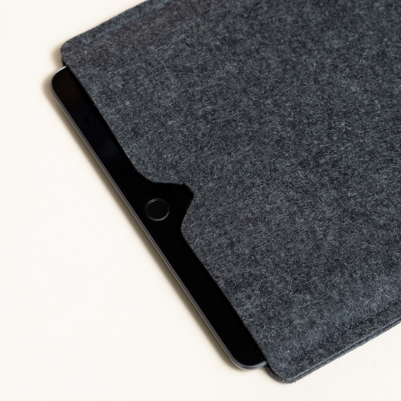 Felt tablet sleeve