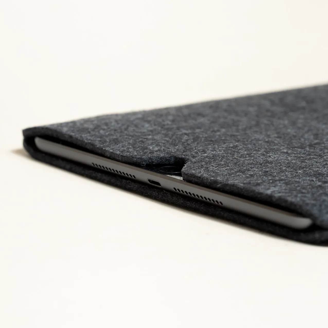 Felt tablet sleeve