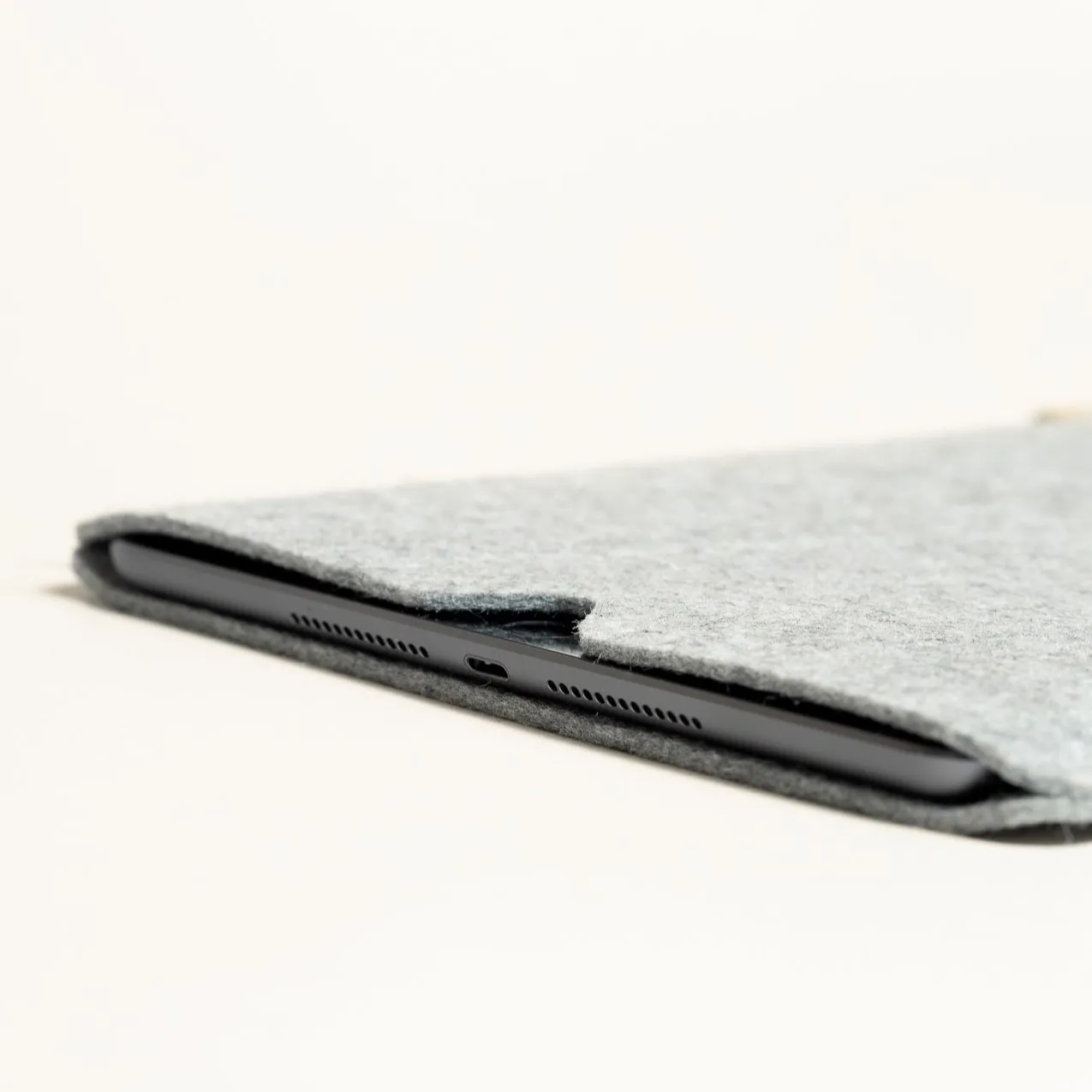 Felt tablet sleeve