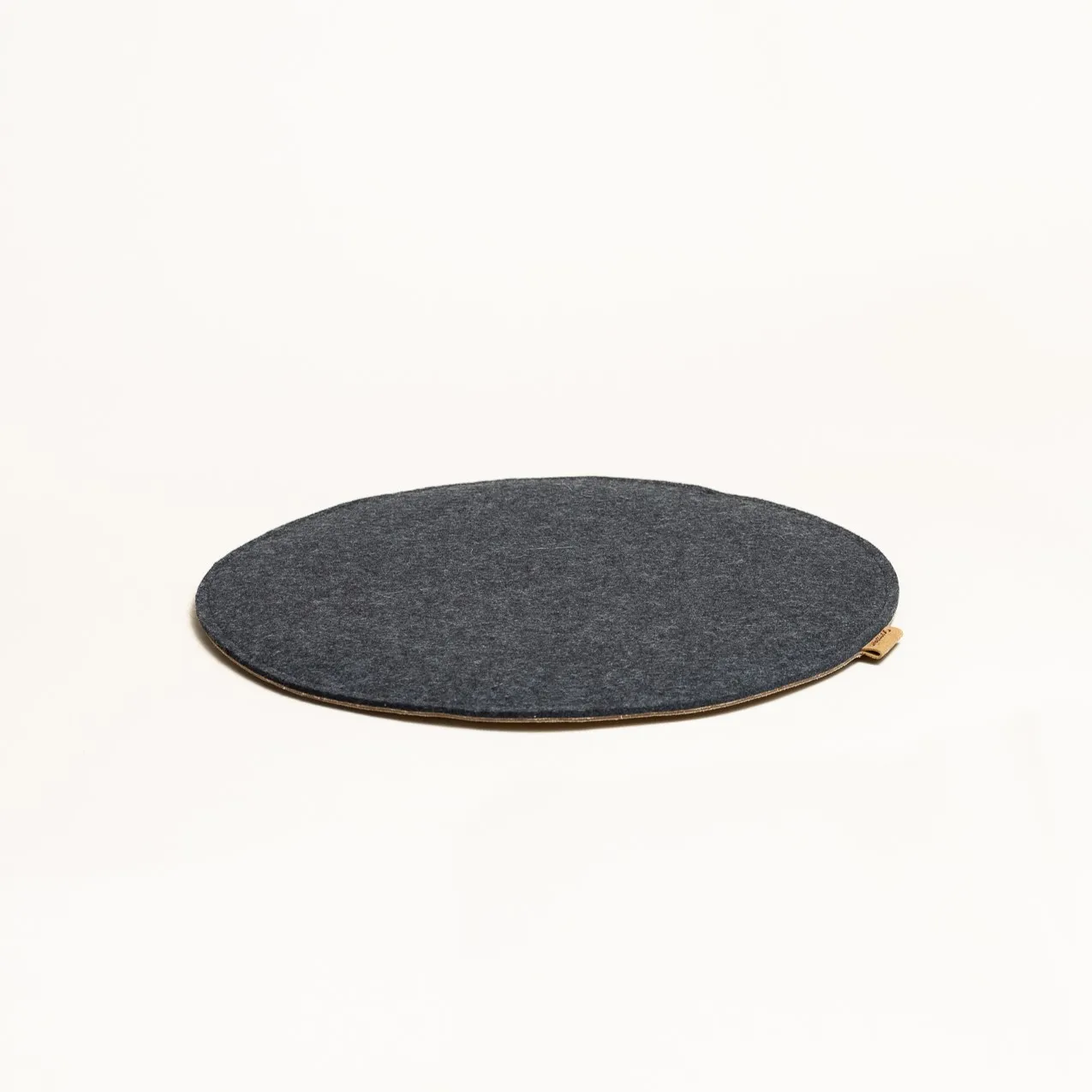 Felt seat cushion with leather round