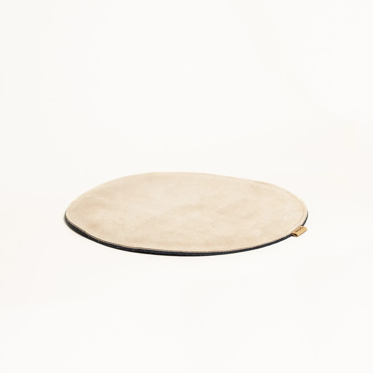 Felt seat cushion with leather round